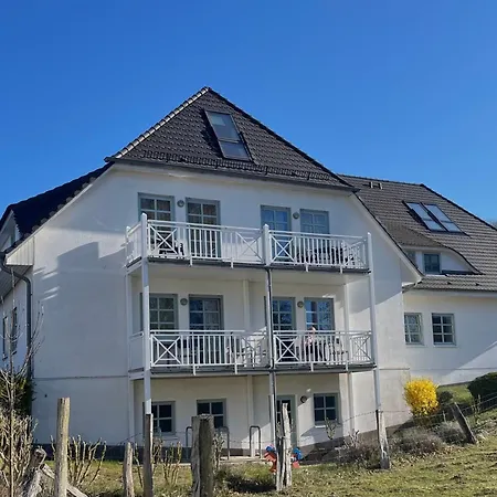 Suedstrand Schwimmbadnutzung Göhren