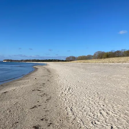 Suedstrand Schwimmbadnutzung Göhren